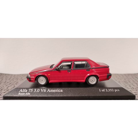 Alfa 75 3.0 V6 - 1/43 Minichamps 