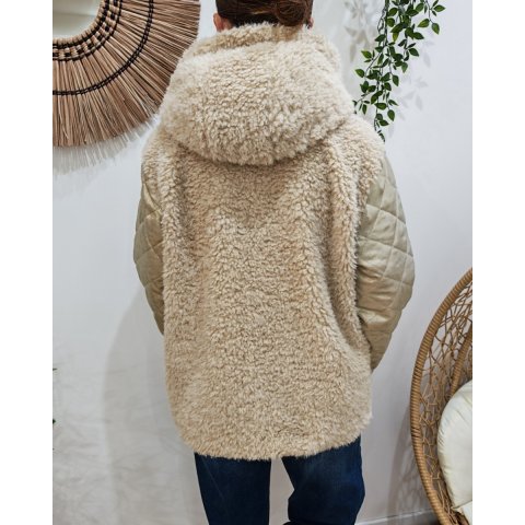 Manteau femme bouclettes manches et poche matelassées