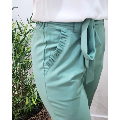 Pantalon femme fluide paper bag vert amande poches à volants