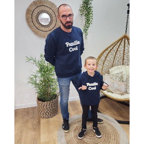 Sweat marine broderie Famille Cool blanc